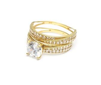 Diamantring als mögliches persönliches Hochzeitsgeschenk